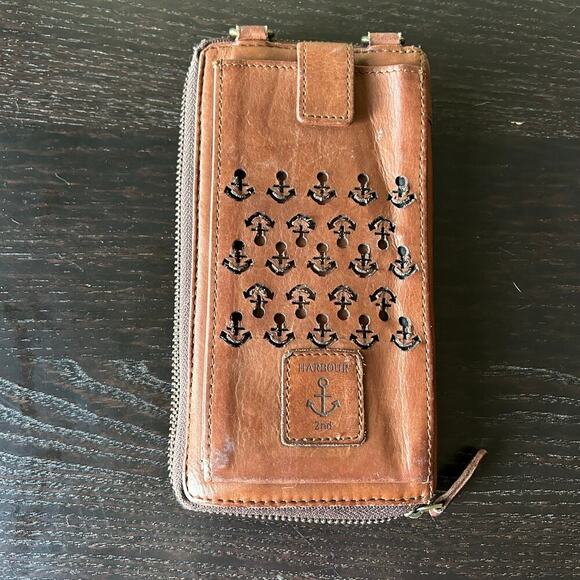 Harbour2nd Lina Camel
Brown Leather Wallet - Picture 1 of 5